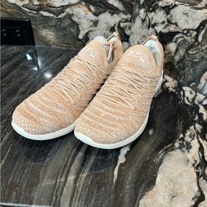 APL Techloom Wave - Mens 11.5/Womens 13 - Retail $270